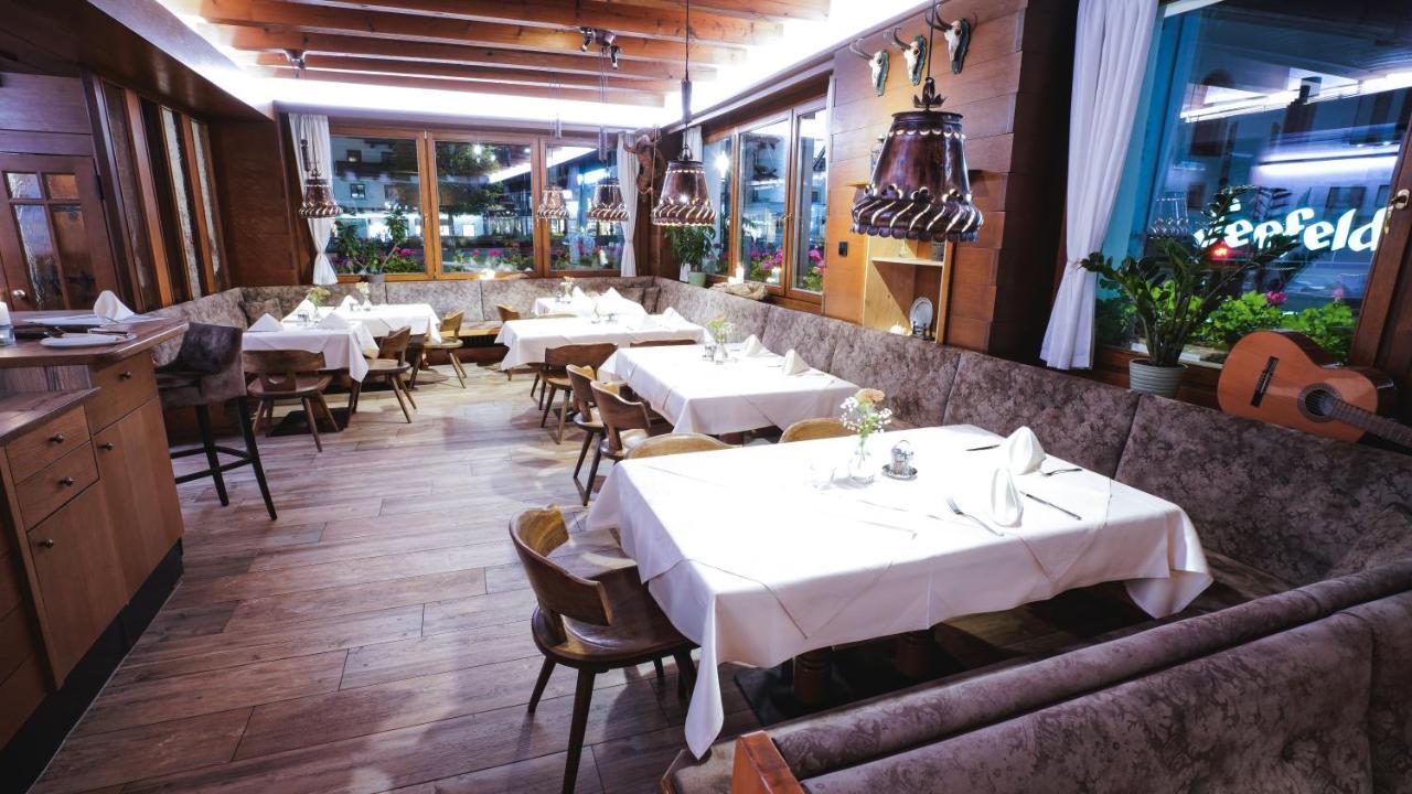 Апарт отель Tiroler Weinstube Зеефельд в Тироле Экстерьер фото
